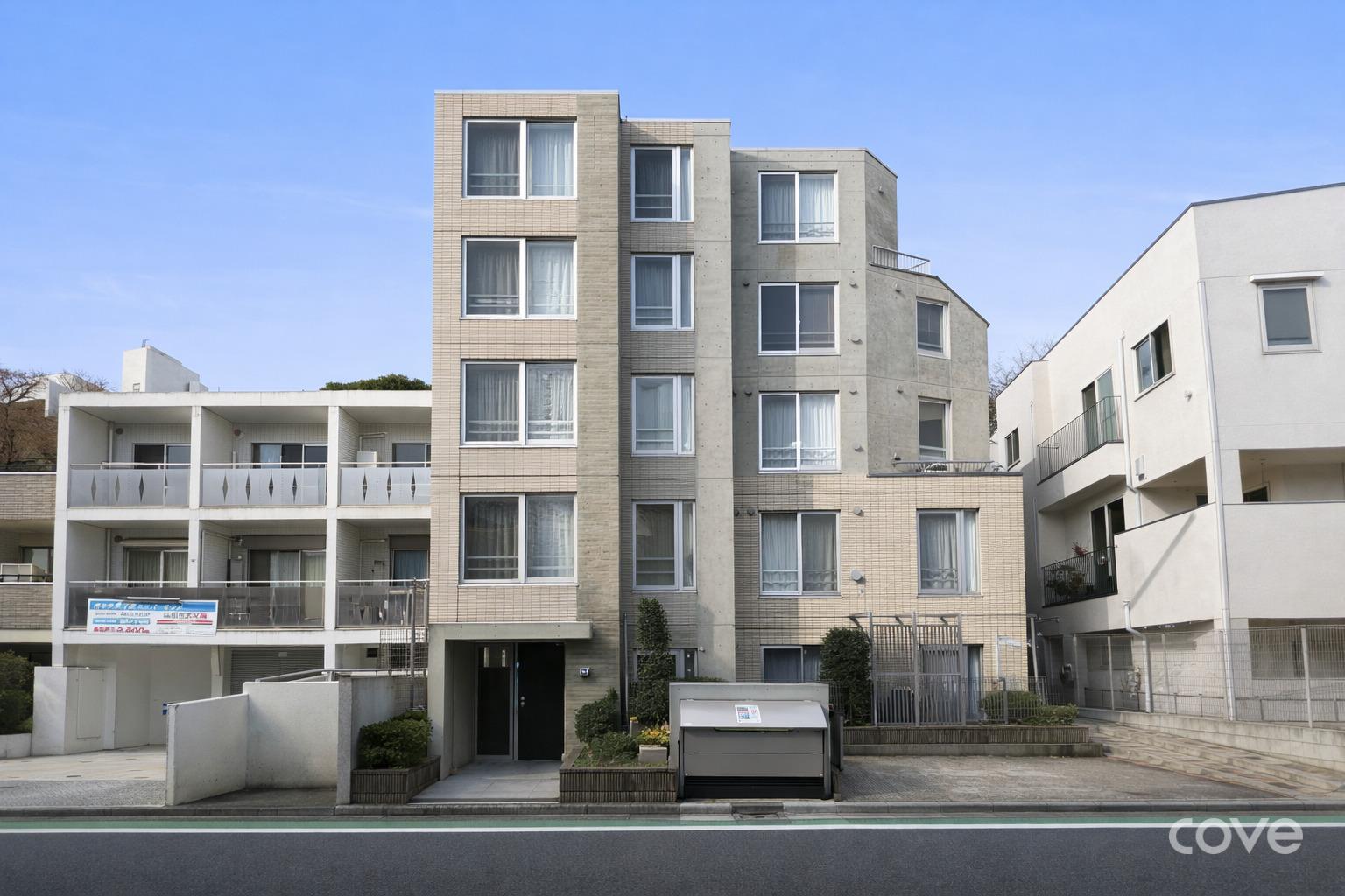 Porust Yoyogi Hachiman apartment building in Shibuya-ku, Tokyo