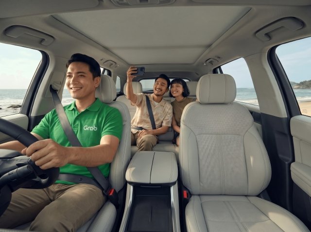 Enjoy More Savings on Rides and Food with Grab!