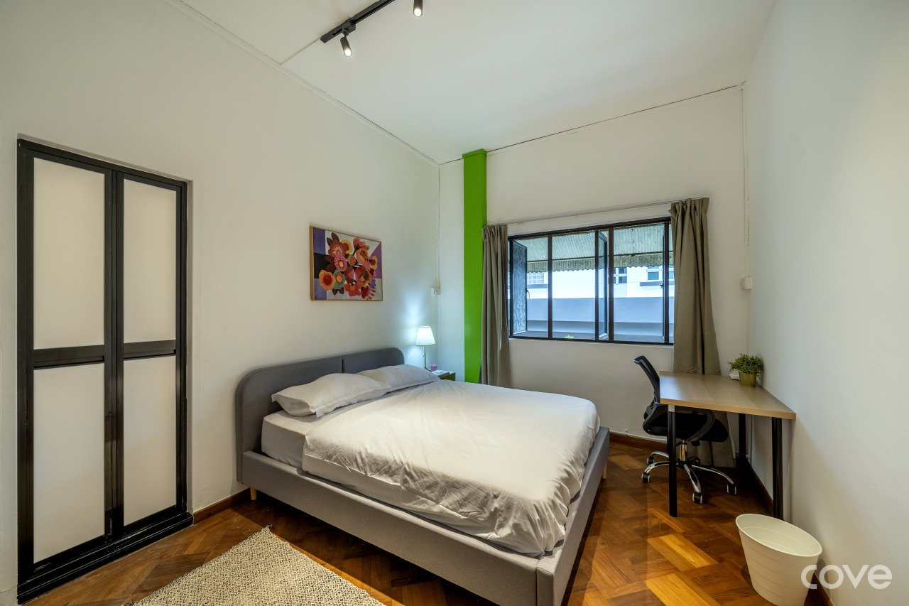 Master Ensuite Room Cove 481 @ Hoot Kiam Mansions – Cove